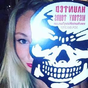 Meet your Posher, Elizabeth